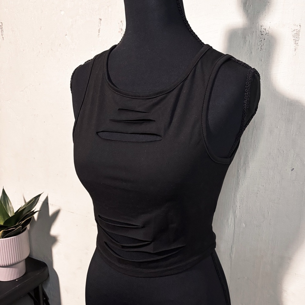 Black Cutout Crop Tank
